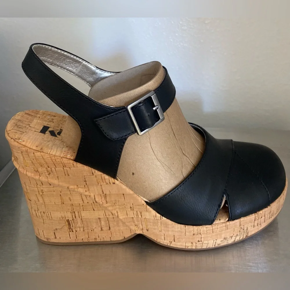 KORKS..WOMENS Black Leather Wedge Sandals